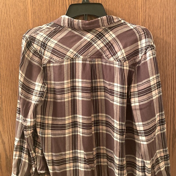 Women’s button down flannel long sleeve Medium - Picture 3 of 4